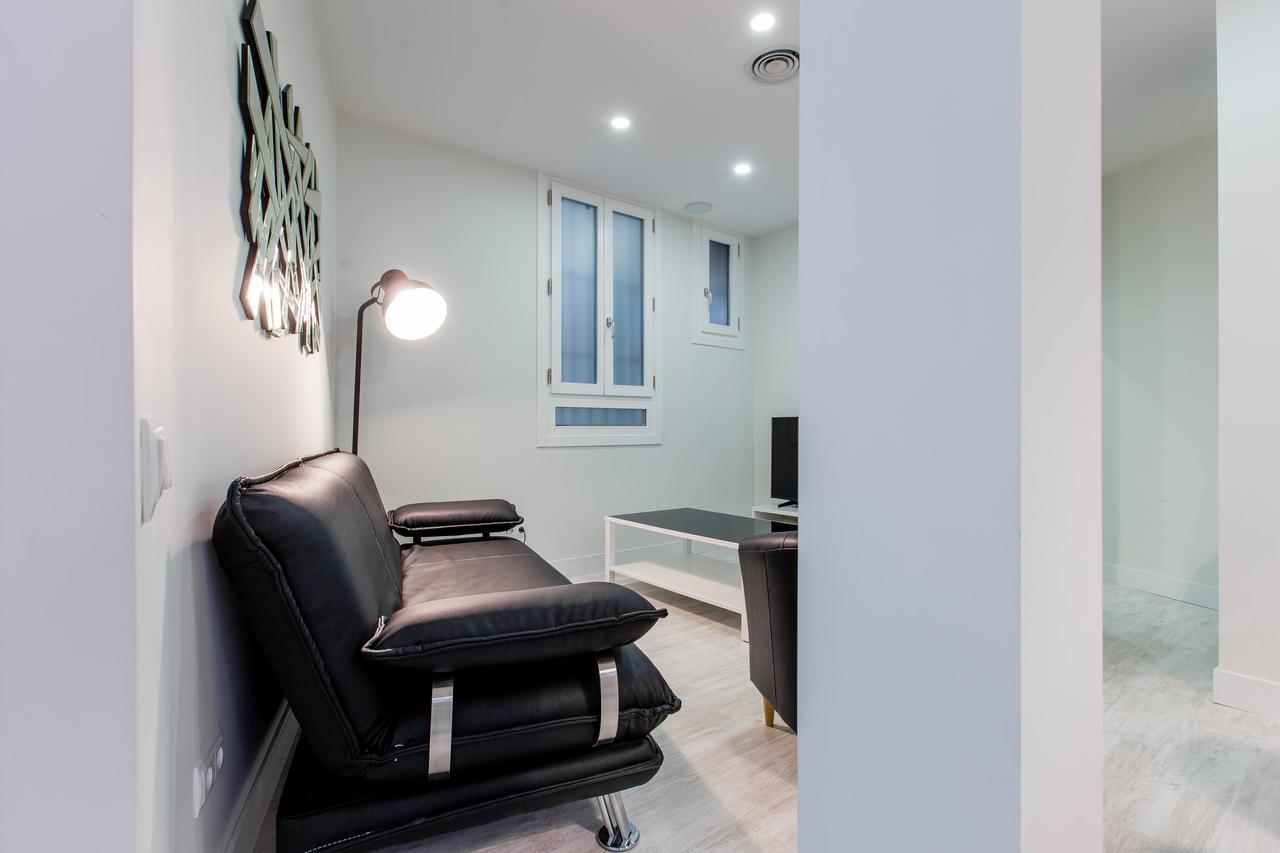 Bookinmadrid Com - Cascorro Sq 18 Pax Lägenhet Exteriör bild