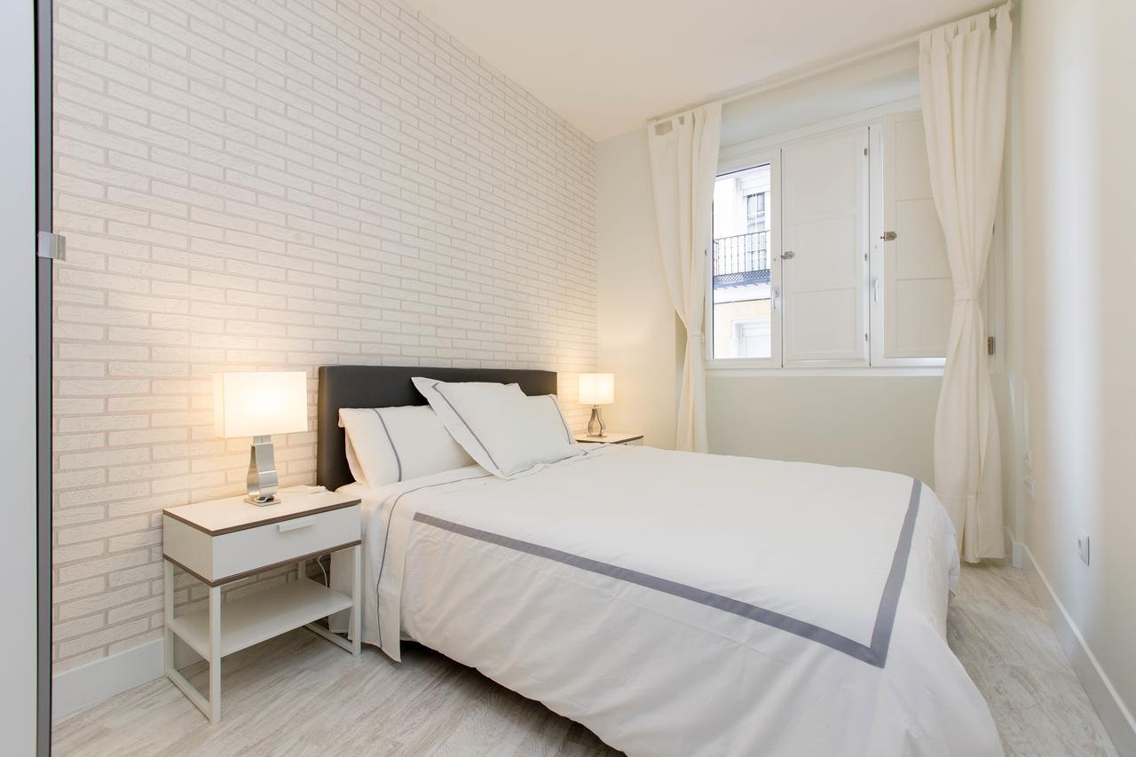 Bookinmadrid Com - Cascorro Sq 18 Pax Lägenhet Exteriör bild